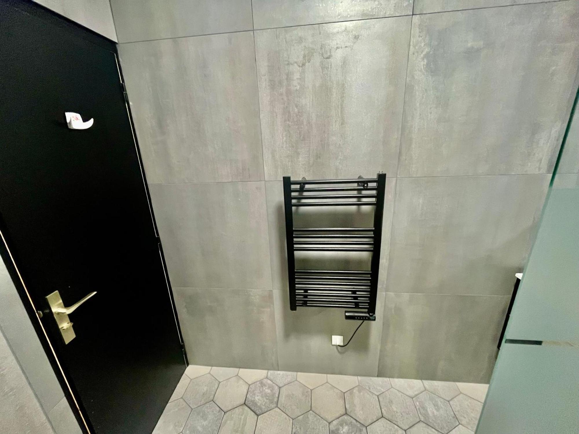 شقة Le Borrigo Pick Up Airport مينتون المظهر الخارجي الصورة